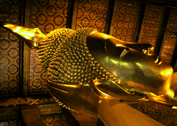 Wat Po Bangkok. Buddha sdraiato.